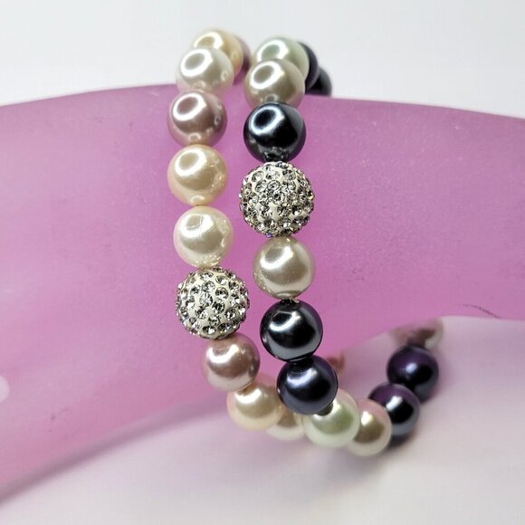 Black and White Pearl Stretch Bracelet - Picture 2 of 8